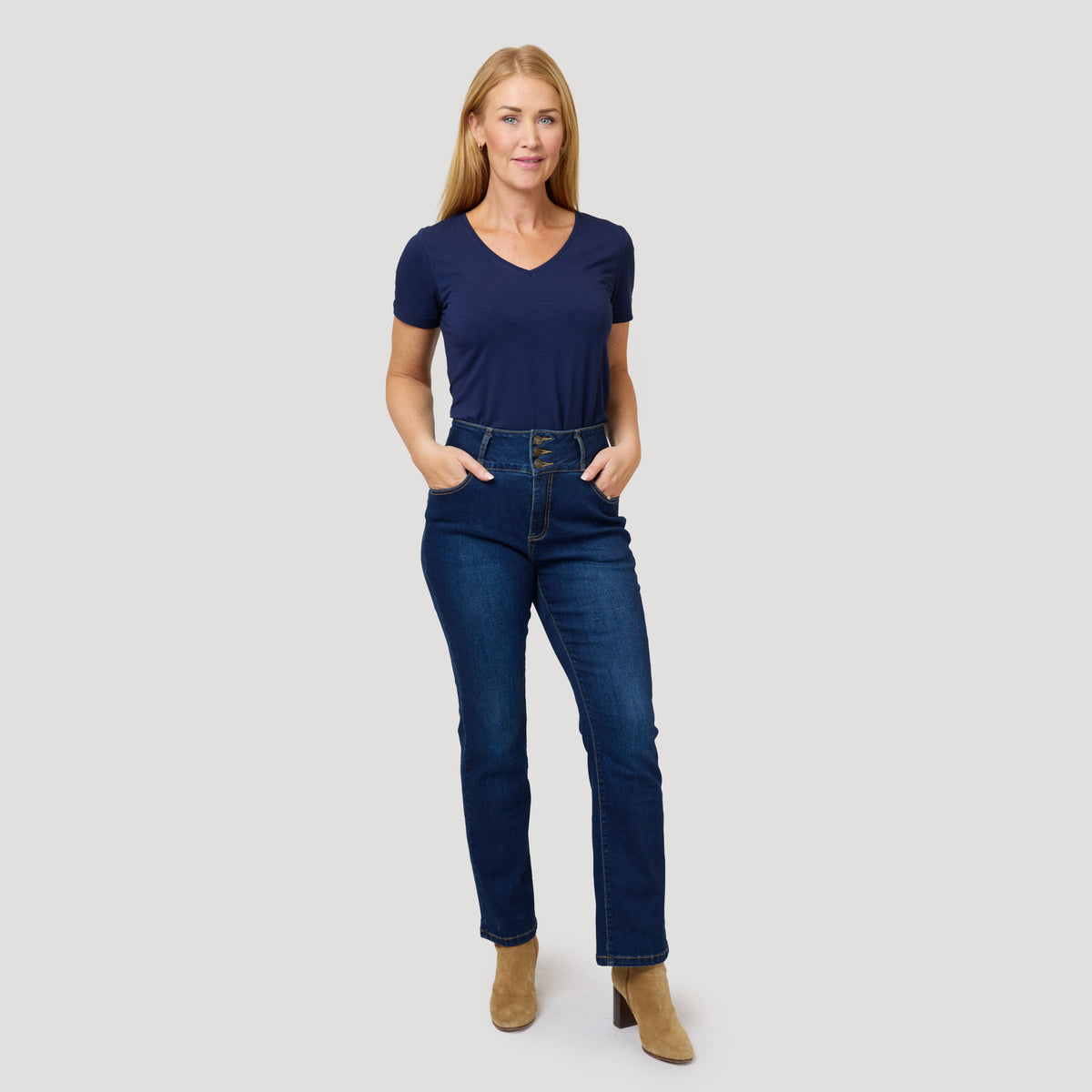 Topp och jeans i mörkblått