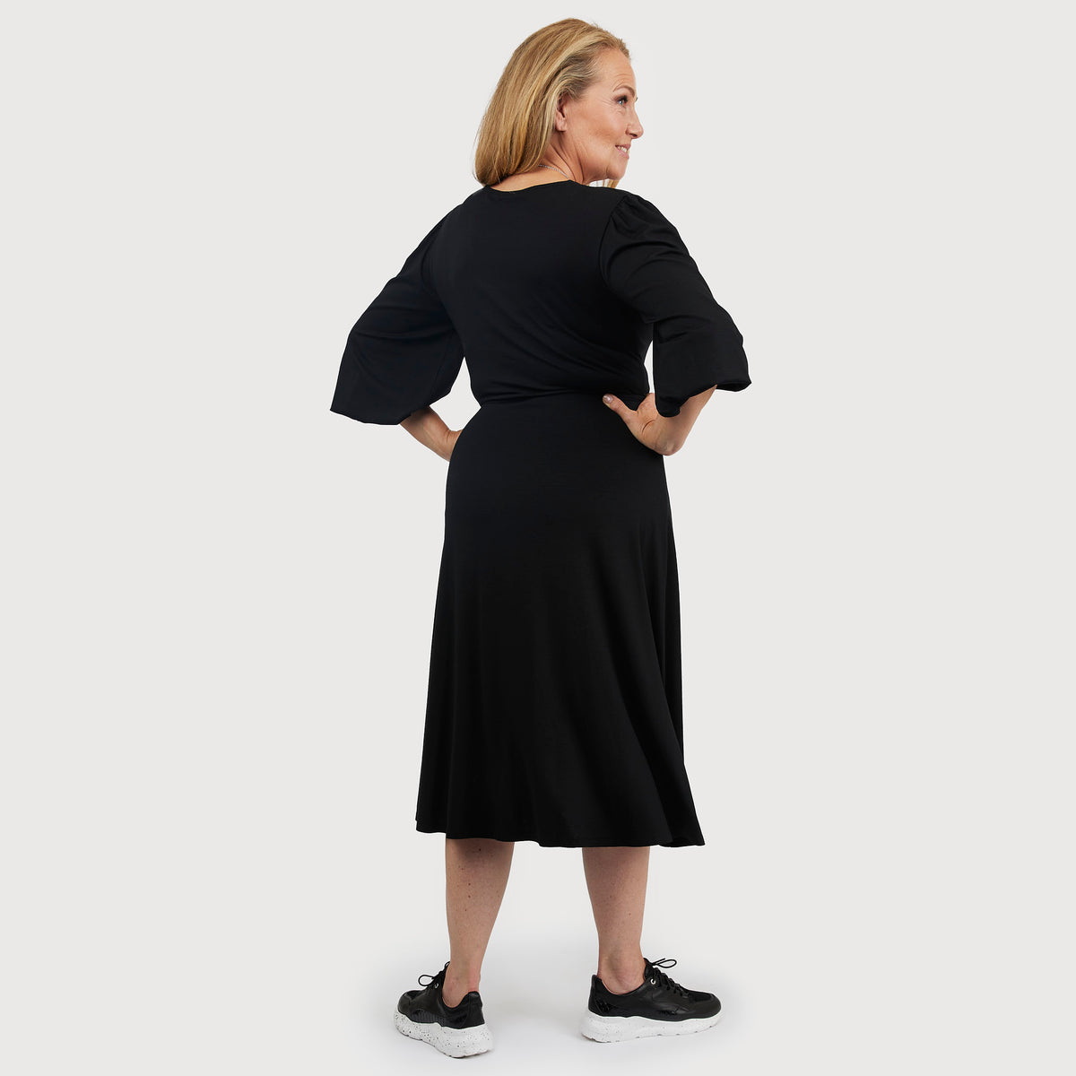 Susanna kietaisumekko - musta
